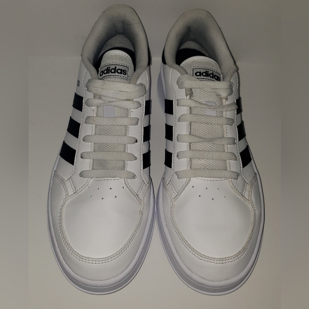 Mens Adidas Shoes LIKE NEW! Size 8.5
